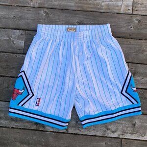 NBA Chicago Bulls Mitchell & Ness White 1995-96 Hardwood Classics Shorts XL
